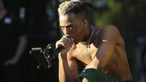 Rapper XXXTentacion bei einem Auftritt auf dem Rolling Loud Festival in Miami im Jahr 2017.