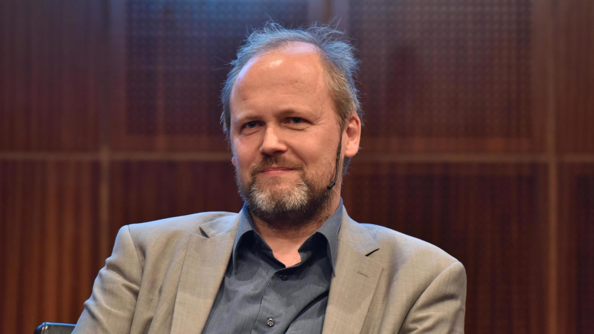 Philosoph und Kunstwissenschaftler Wolfgang Ullrich beim 4. phil.COLOGNE am 22.05.2016 in Köln. Philosoph und Kunstwissenschaftler Wolfgang Ullrich beim 4. phil.COLOGNE am 22.05.2016 in Köln.