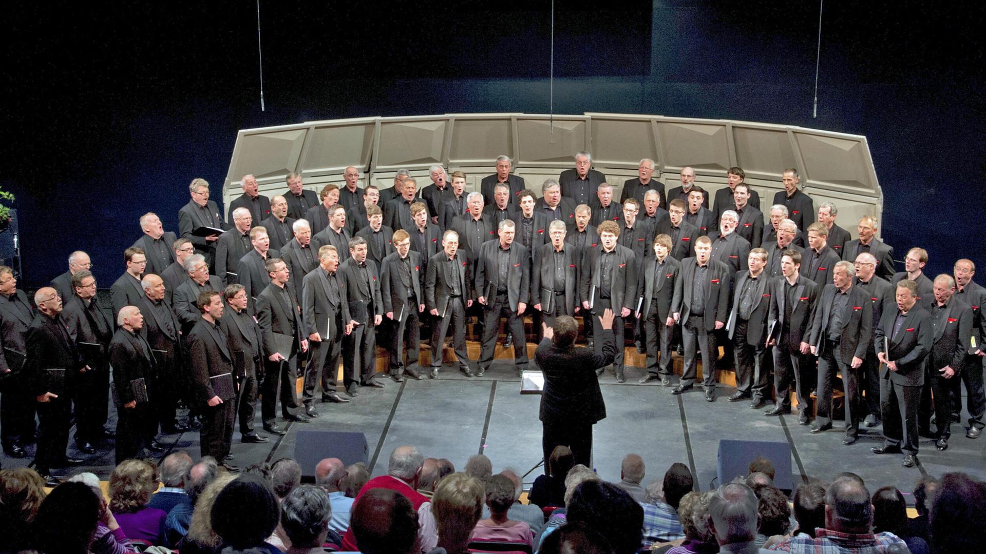 Der Männerchor Harmonie aus Lindenholzhausen. Der Männerchor Harmonie aus Lindenholzhausen.
