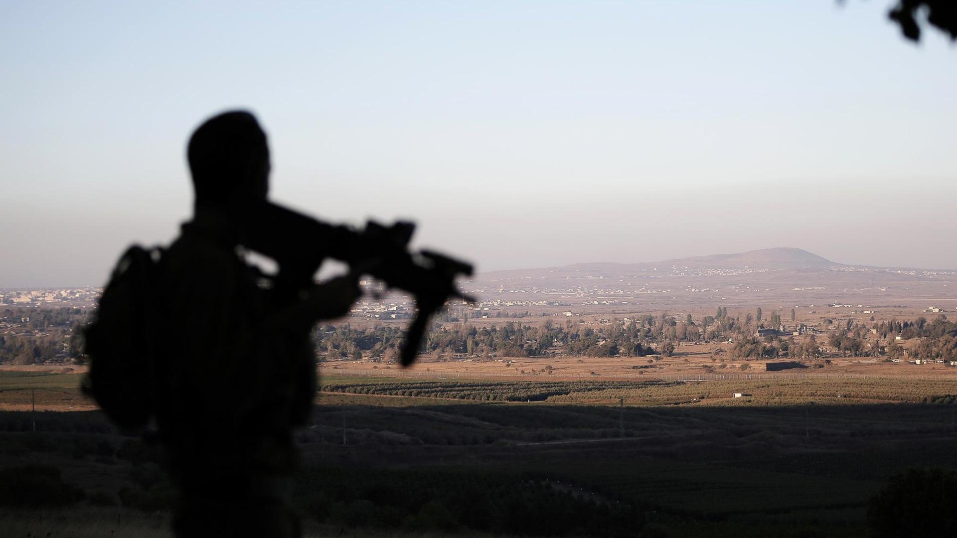 Israelischer Soldat auf den Golanhöhen Israelischer Soldat auf den Golanhöhen