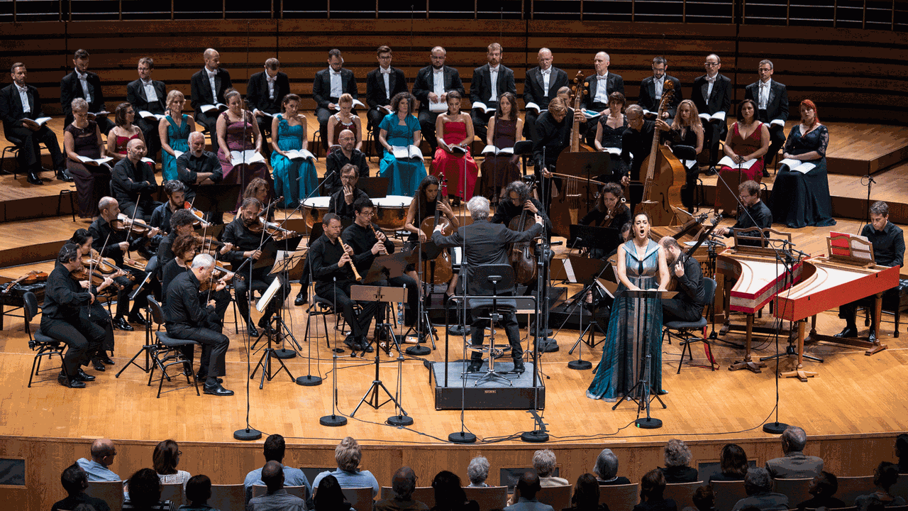 Giovanni Antonini dirigiert das Ensemble Giardino Harmonico und den Chor des NFM im Nationalen Musikforum Wrocław beim Festival Wratislavia Cantans. Giovanni Antonini dirigiert das Ensemble Giardino Harmonico und den Chor des NFM im Nationalen Musikforum Wrocław beim Festival Wratislavia Cantans.