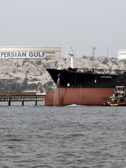 Ein iranischer Öltanker im Persischen Golf
