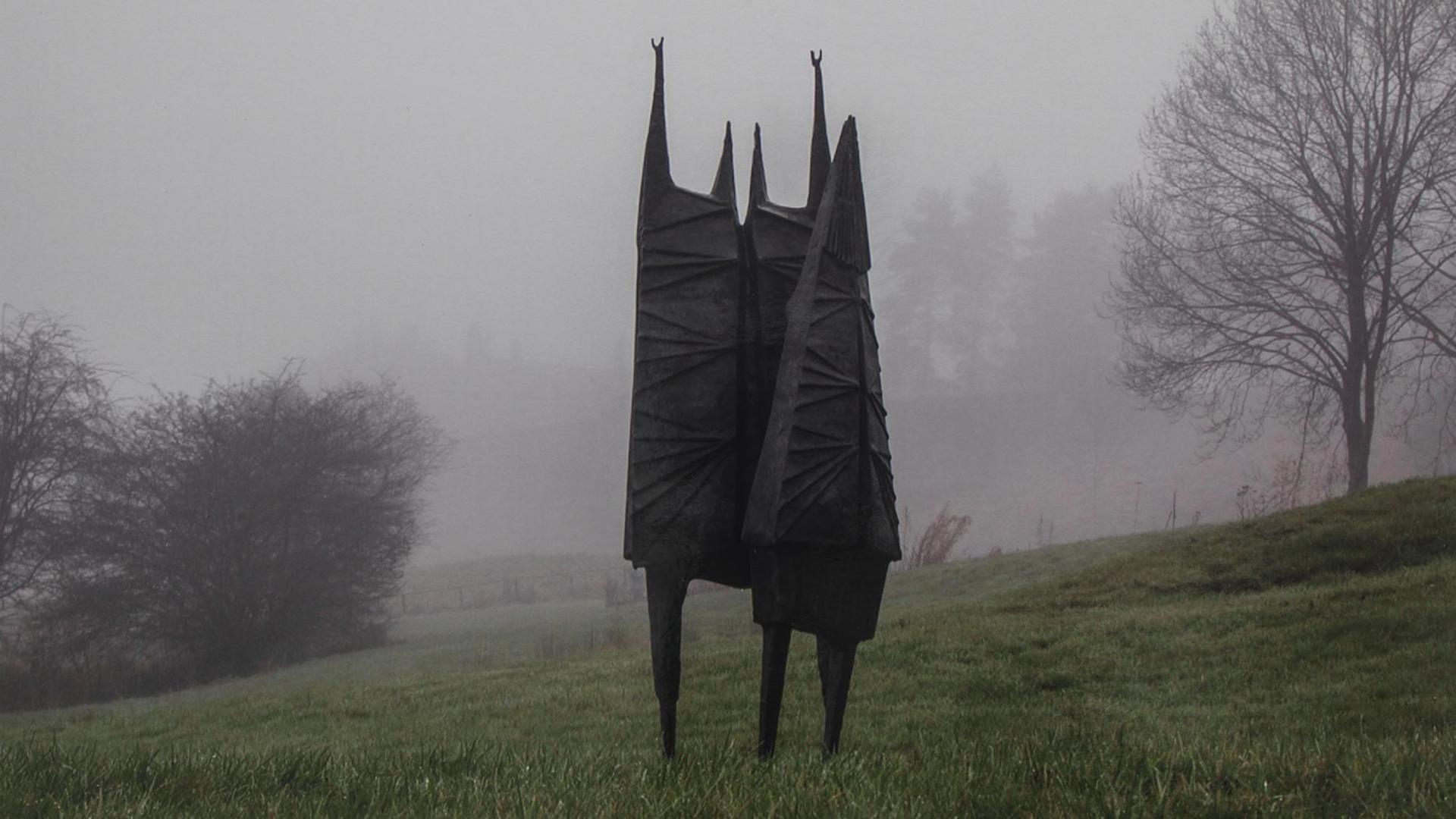 Ausstellung des Bildhauers Lynn Chadwick in Berlin Biester und andere