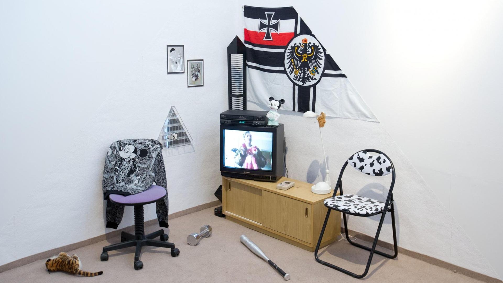 Triangular Stories von Henrike Naumann. Triangular Stories von Henrike Naumann.