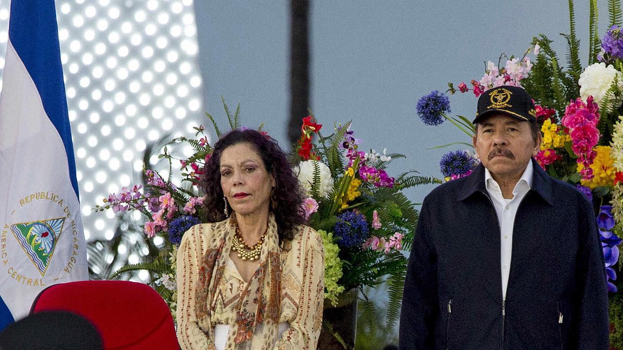 Nicaraguas Präsident Daniel Ortega (rechts) mit seiner Frau Rosario Murillo am 3. September 2016 Nicaraguas Präsident Daniel Ortega (rechts) mit seiner Frau Rosario Murillo am 3. September 2016