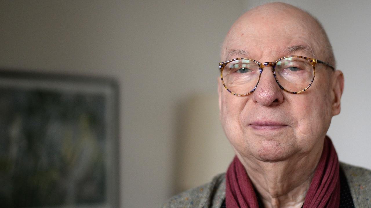 Der Komponist, Pianist und Musikwissenschaftler Aribert Reimann in seiner Wohnung in Berlin-Charlottenburg (fotografiert am 26.02.2016). Der Komponist, Pianist und Musikwissenschaftler Aribert Reimann in seiner Wohnung in Berlin-Charlottenburg (fotografiert am 26.02.2016).