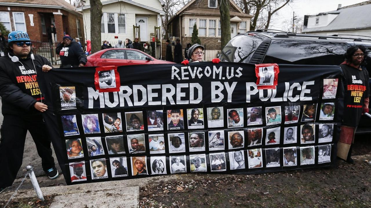 Protest nach Tötung zweier Schwarzer durch Polizisten in Chicago. Protest nach Tötung zweier Schwarzer durch Polizisten in Chicago.