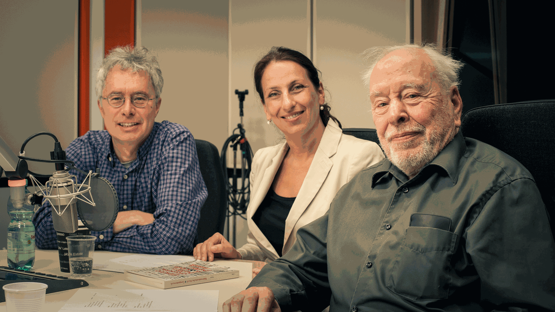 Der Komponist Gottfried Michael Koenig mit Christine Anderson und Werner Grünzweig Der Komponist Gottfried Michael Koenig mit Christine Anderson und Werner Grünzweig