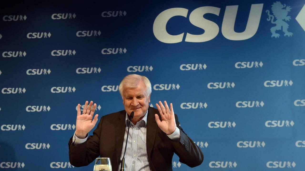 Bundesinjnenminister Horst Seehofer (CSU) spricht über den Streit mit der CDU über die Asylpolitik Bundesinjnenminister Horst Seehofer (CSU) spricht über den Streit mit der CDU über die Asylpolitik