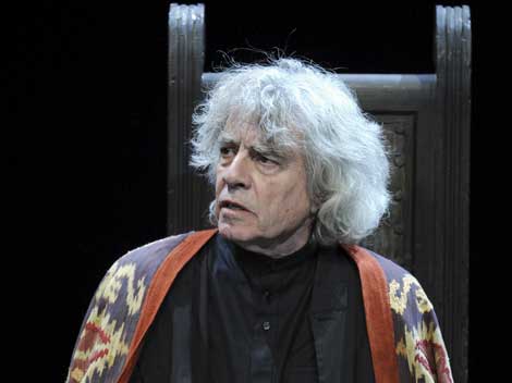Dieter Dorn als Kaiser in "Das Käthchen von Heilbronn" Dieter Dorn als Kaiser in "Das Käthchen von Heilbronn"