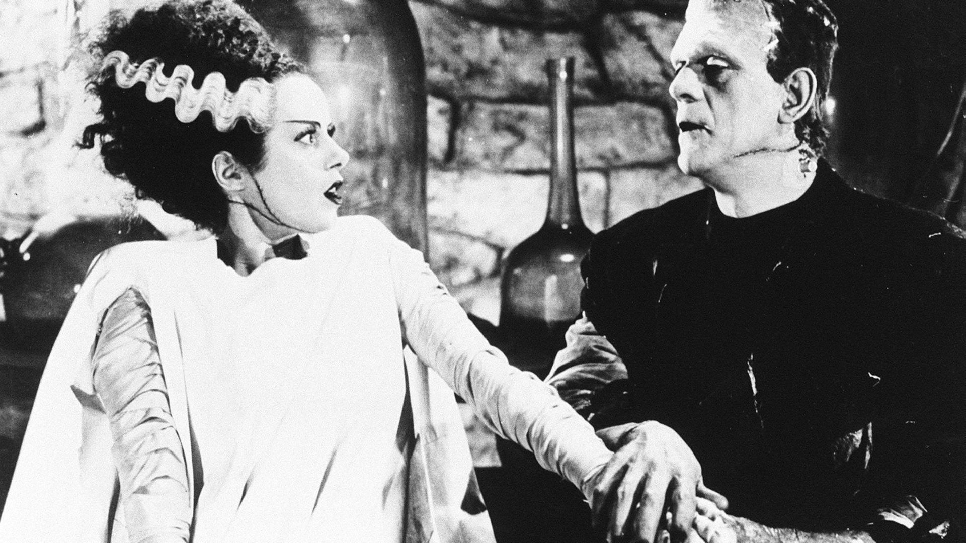 Das Monster ( Boris Karloff ) und seine Braut ( Elsa Lancaster ) in dem Film "Frankensteins Braut" (1935). Das Monster ( Boris Karloff ) und seine Braut ( Elsa Lancaster ) in dem Film "Frankensteins Braut" (1935).