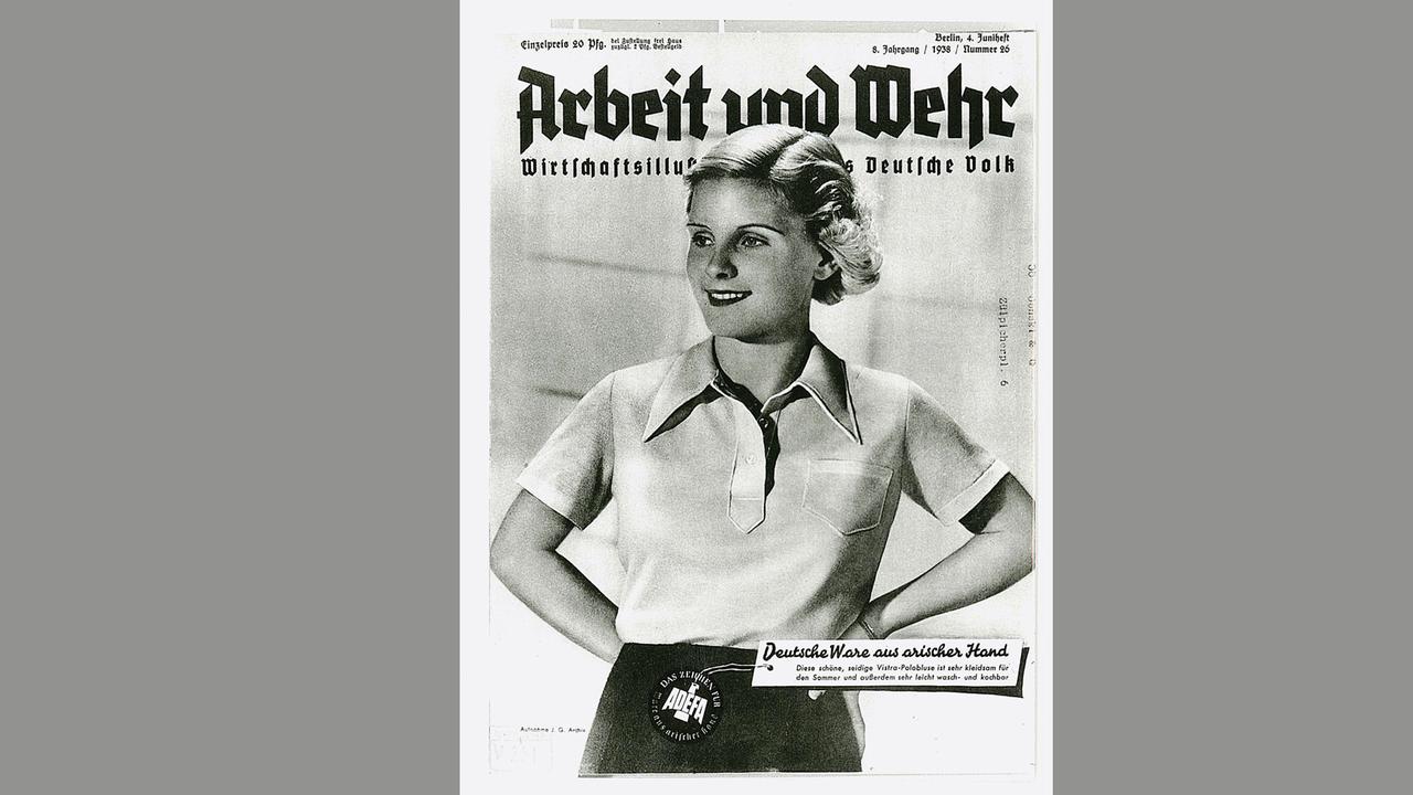 Cover der Wirtschaftsillustrierten "Arbeit und Wehr" (Juni 1938). Es zeigt eine blonde Frau in einer schlichten, weißen Bluse von dem Label "ADEFA" (deutsche Ware aus arischer Hand").