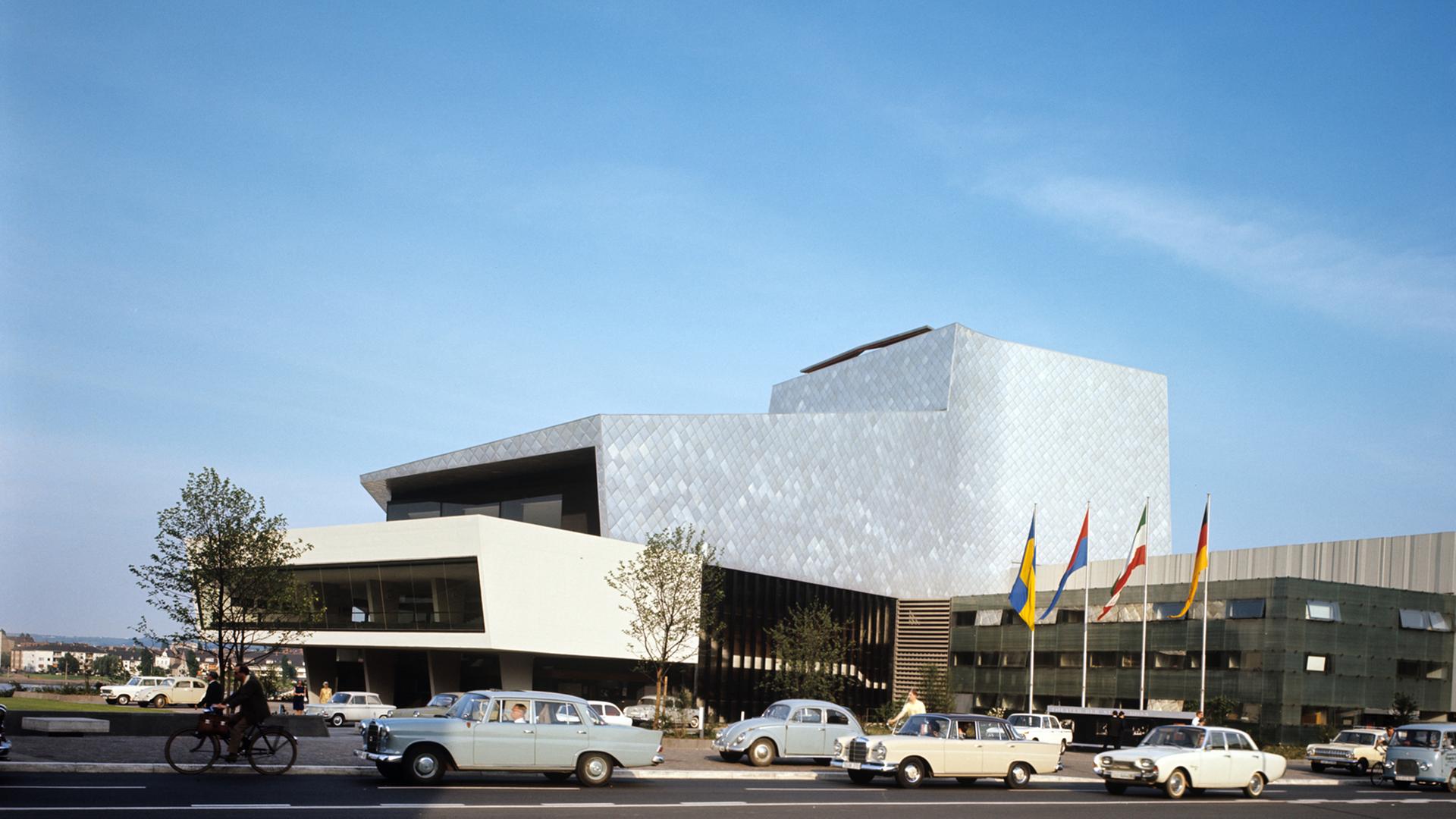 Das Stadttheater in Bonn. (Undatierte Aufnahme aus den siebziger Jahren). Das Stadttheater in Bonn. (Undatierte Aufnahme aus den siebziger Jahren).