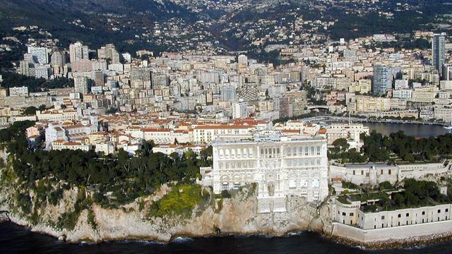 Ansicht aus der Vogelperspektive auf den Staat Monaco.