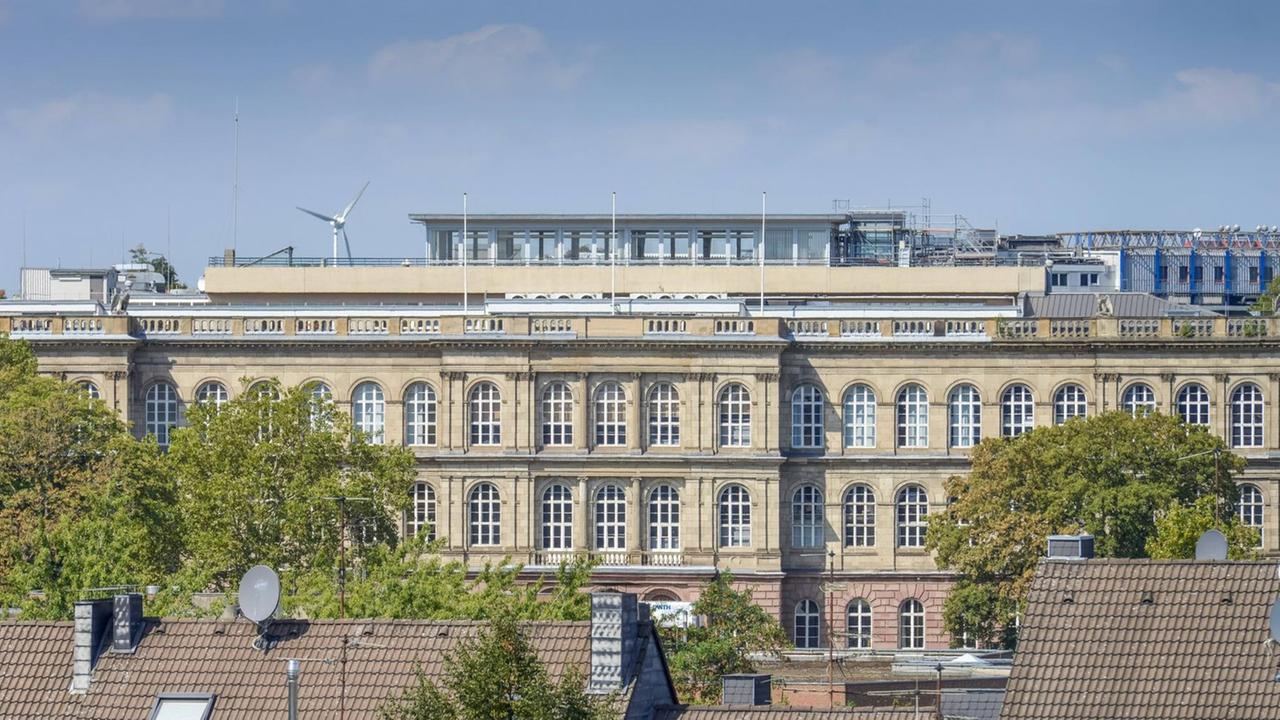 Totale des Hauptgebäudes der RWTH Aachen Totale des Hauptgebäudes der RWTH Aachen