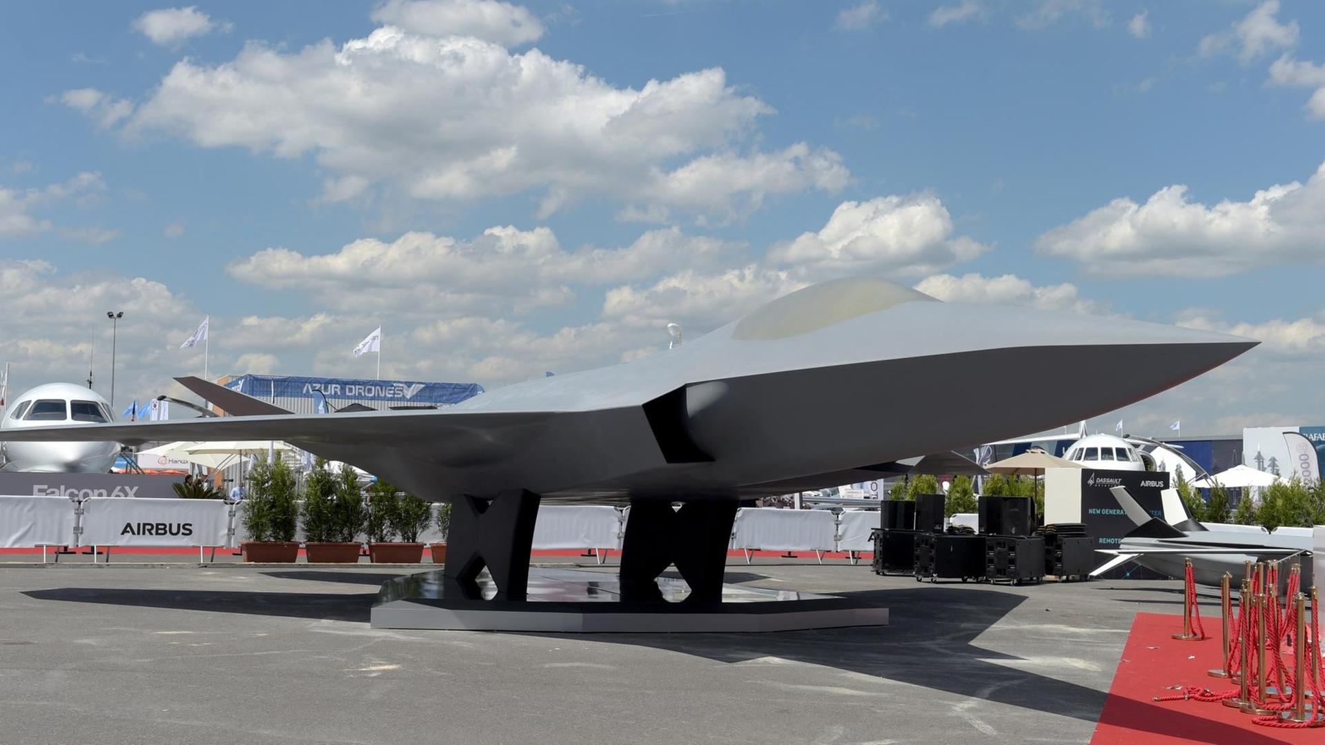 Modell des Future Combat Air System (FCAS) 