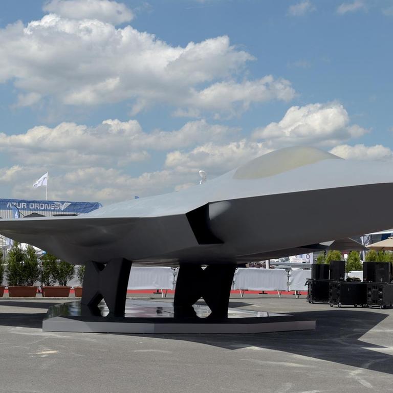Modell des Future Combat Air System (FCAS) im Originalmaßstab bei der International Paris Air Show im Juni 2019 am Flughafen Le Bourget bei Paris.