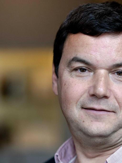 Porträt von Thomas Piketty: Der französische Ökonom warb in den Niederlanden für sein Buch "Kapital und Ideologie".