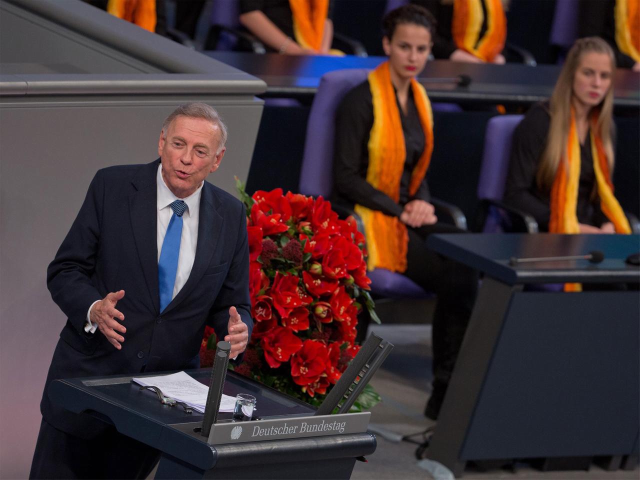 Avi Primor, ehemaliger Botschafter Israels in Deutschland, lobt anlässlich des Volkstrauertages die Erinnerungskultur in Deutschland. Avi Primor, ehemaliger Botschafter Israels in Deutschland, lobt anlässlich des Volkstrauertages die Erinnerungskultur in Deutschland.