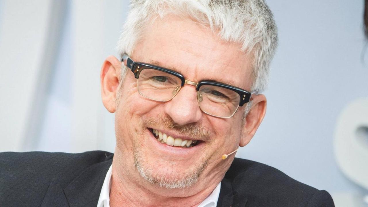 Heinz Strunk bei der Präsentation seines Romans "Der goldene Handschuh" auf der Leipziger Buchmesse. Heinz Strunk bei der Präsentation seines Romans "Der goldene Handschuh" auf der Leipziger Buchmesse.