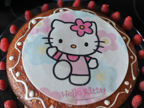 Ein Hello-Kitty-Kuchen für einen Kindergeburtstag. Ein Hello-Kitty-Kuchen für einen Kindergeburtstag.