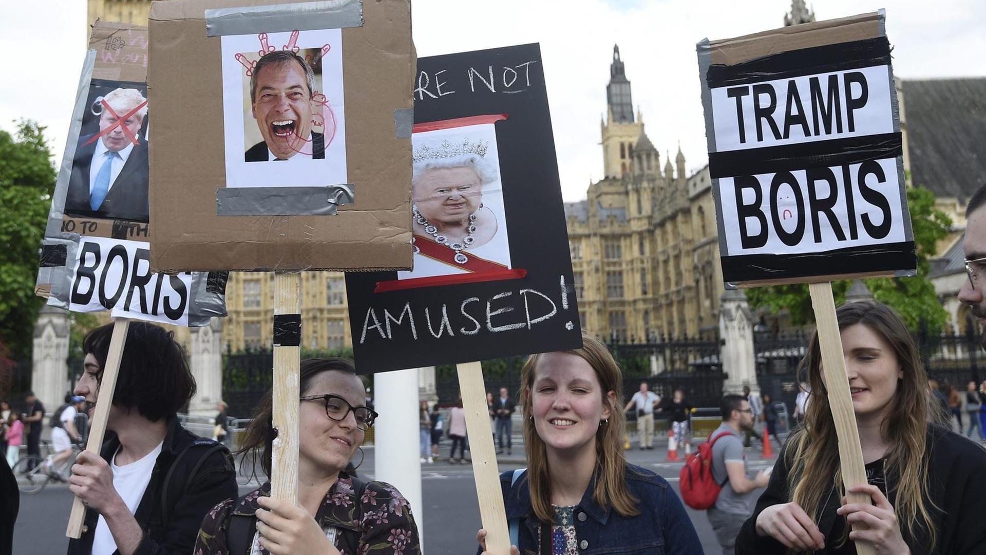 Proteste in London vor dem Houses of Parliament Proteste in London vor dem Houses of Parliament