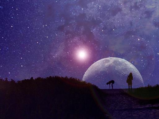 Das Digitalkunstwerk "Beachccombers" von A.A.Gurmankin zeigt den Horizont in der Nacht mit einem sehr hellen Stern, dem Mond und der Milchstraße.
