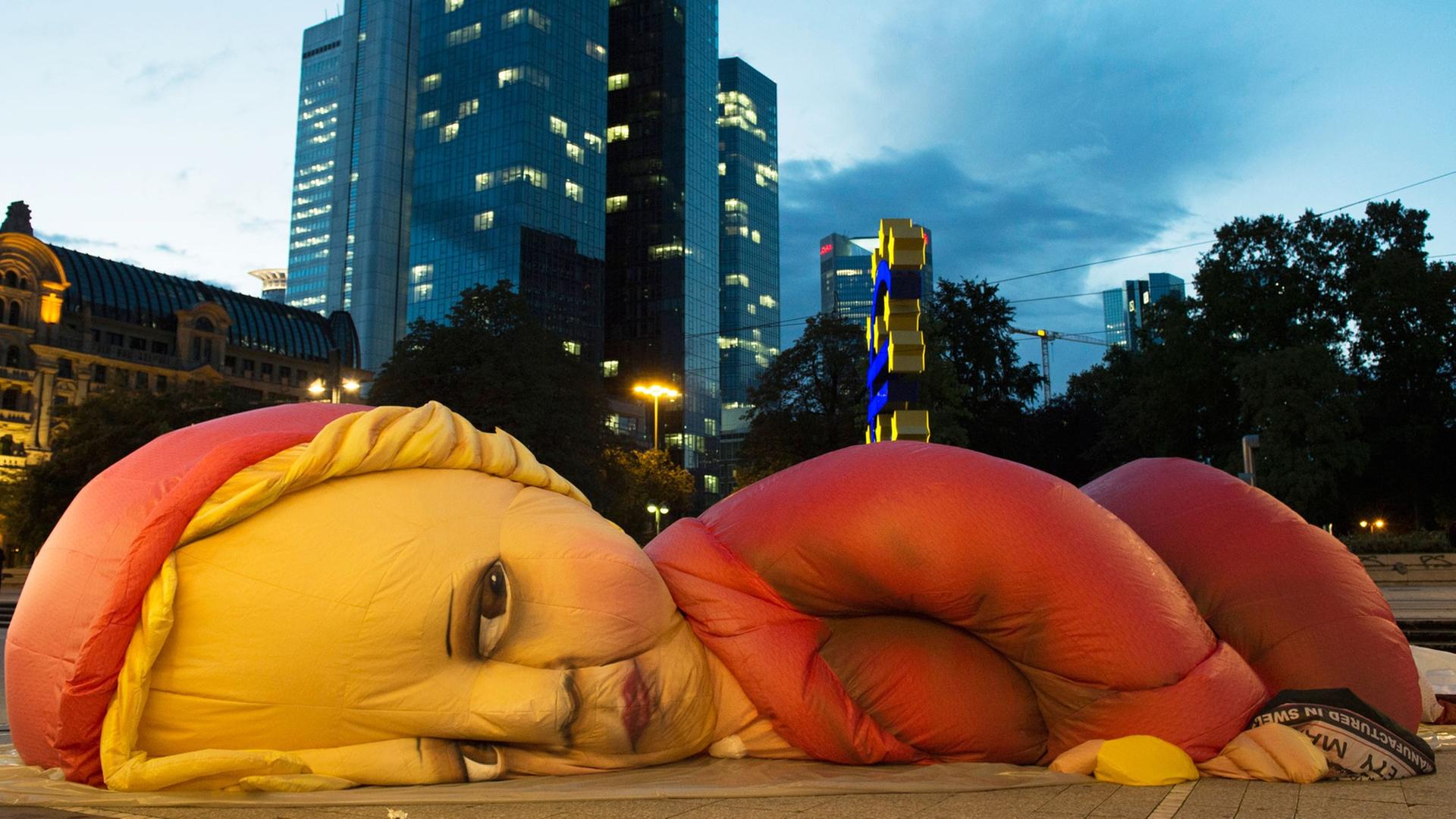 "Das Mädchen mit den Schwefelhölzern" an der Oper Frankfurt "Das Mädchen mit den Schwefelhölzern" an der Oper Frankfurt