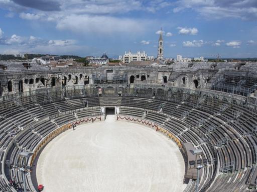 Aufsicht des Amphitheaters in Nîmes, Südfrankreich.