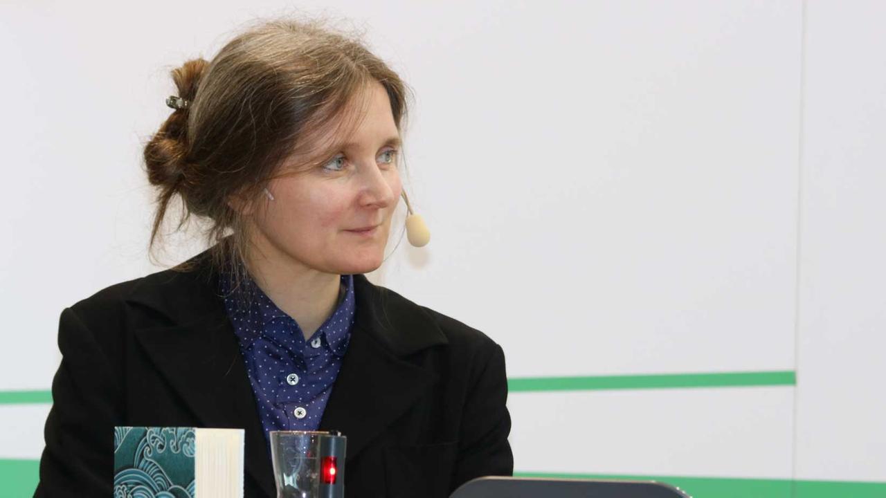 Die Schriftstellerin Marion Poschmann ist mit ihrem Roman "Die Kieferninseln", (Suhrkamp Verlag) zu Gast bei der Sendung Lesart auf der Frankfurter Buchmesse 2017 Die Schriftstellerin Marion Poschmann ist mit ihrem Roman "Die Kieferninseln", (Suhrkamp Verlag) zu Gast bei der Sendung Lesart auf der Frankfurter Buchmesse 2017