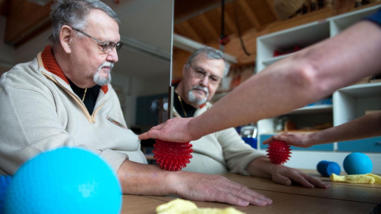 Spiegeltherapie Spiegeltherapie