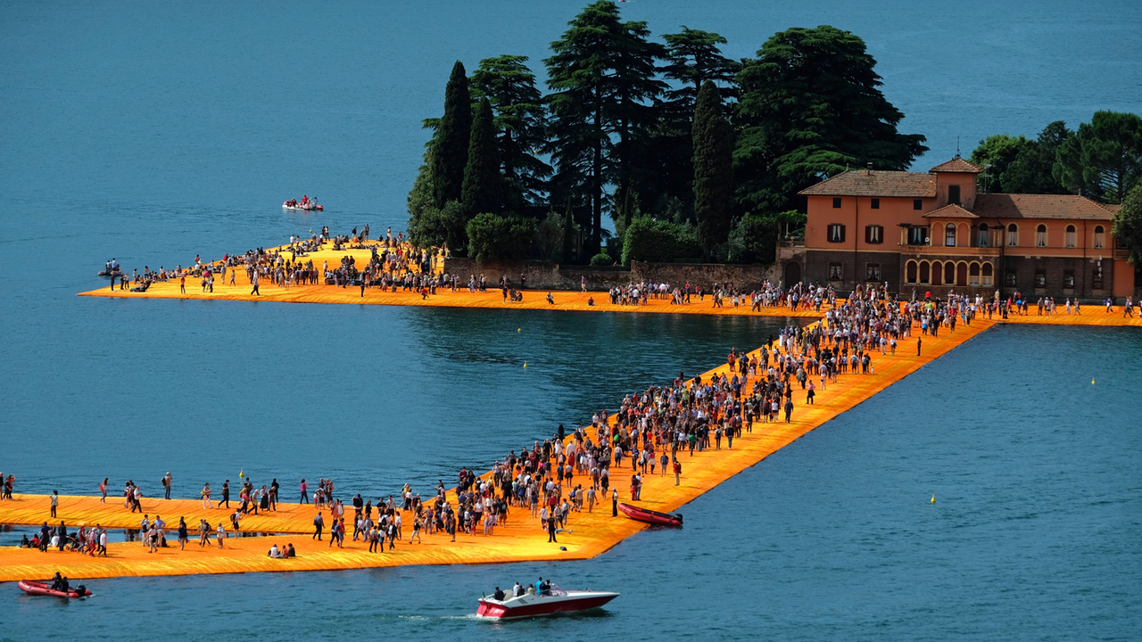 Christos "Floating Piers"
