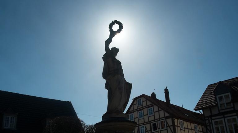 Die "Waldeccia"-Statue im Herzen von Korbach Die "Waldeccia"-Statue im Herzen von Korbach