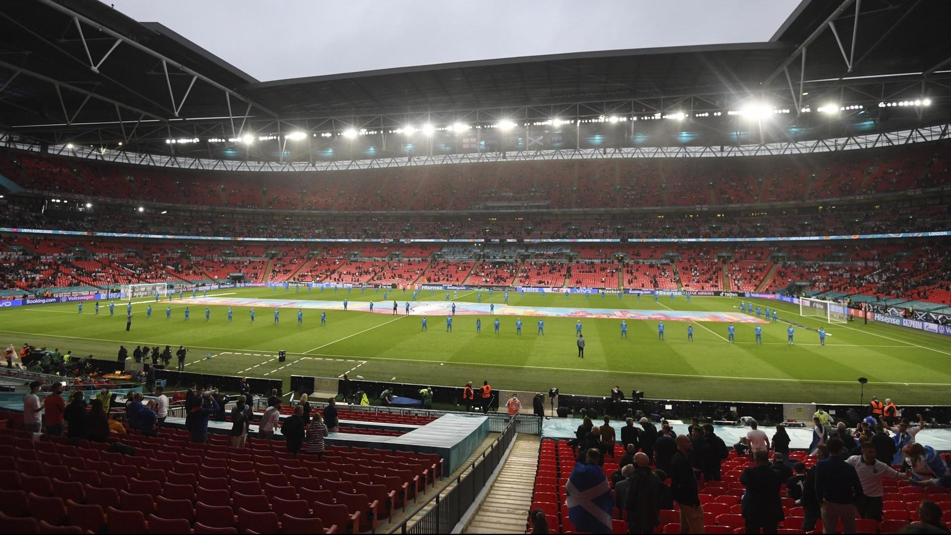 Das Foto zeigt das Wembley-Stadion in London vor dem Gruppenspiel England gegen Schottland bei der EM 2021. Das Foto zeigt das Wembley-Stadion in London vor dem Gruppenspiel England gegen Schottland bei der EM 2021.