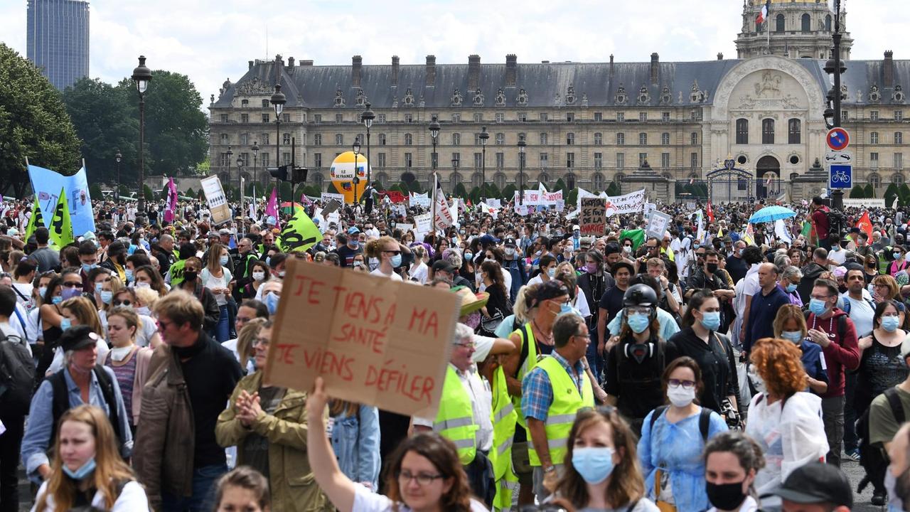 Nationale Proteste des Pflegepersonals in Frankreich, hier in Paris. Nationale Proteste des Pflegepersonals in Frankreich, hier in Paris.
