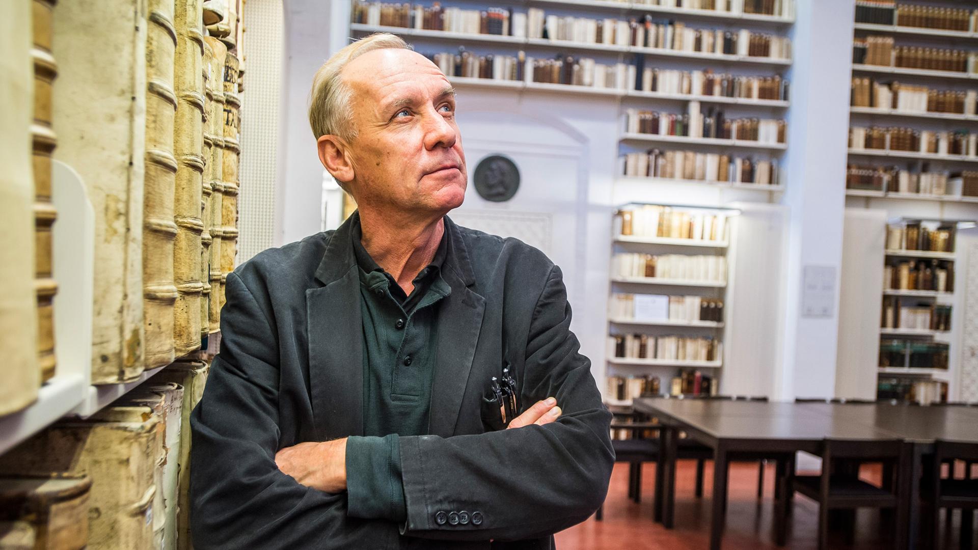 Der schwedische Schriftsteller Hakan Nesser; Aufnahme vom November 2014 in der Stadtbücherei Lübeck. Der schwedische Schriftsteller Hakan Nesser; Aufnahme vom November 2014 in der Stadtbücherei Lübeck.