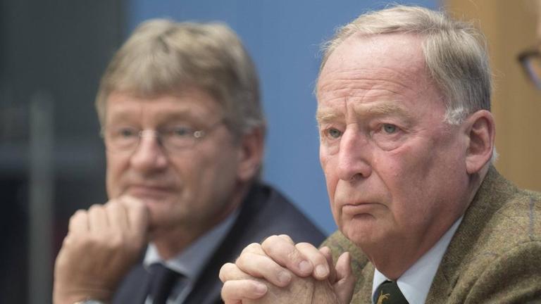 Das Führungstrio der AfD, Jörg Meuthen, Alexander Gauland und Alice Weidel in der Bundespressekonferenz in Berlin. Das Führungstrio der AfD, Jörg Meuthen, Alexander Gauland und Alice Weidel in der Bundespressekonferenz in Berlin.