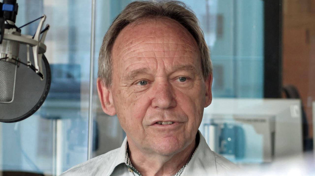 Der britisch-deutsche Journalist Alan Posener zu Gast bei Deutschlandfunk Kultur. Der britisch-deutsche Journalist Alan Posener zu Gast bei Deutschlandfunk Kultur.