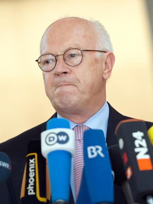Porträtbild des CSU-Politikers Hans-Peter Uhl