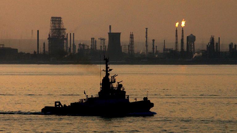 Gut bewacht: Die Erdölraffinerie in Suez