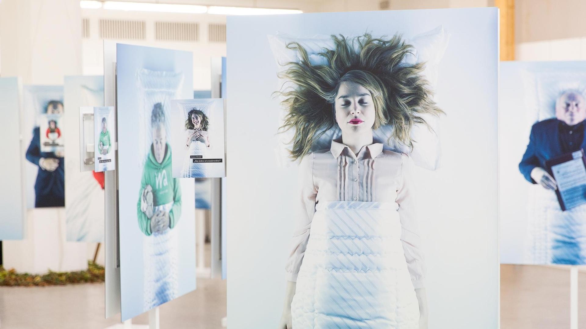 Die Vernissage der Ausstellung "Im letzten Hemd" Die Vernissage der Ausstellung "Im letzten Hemd"
