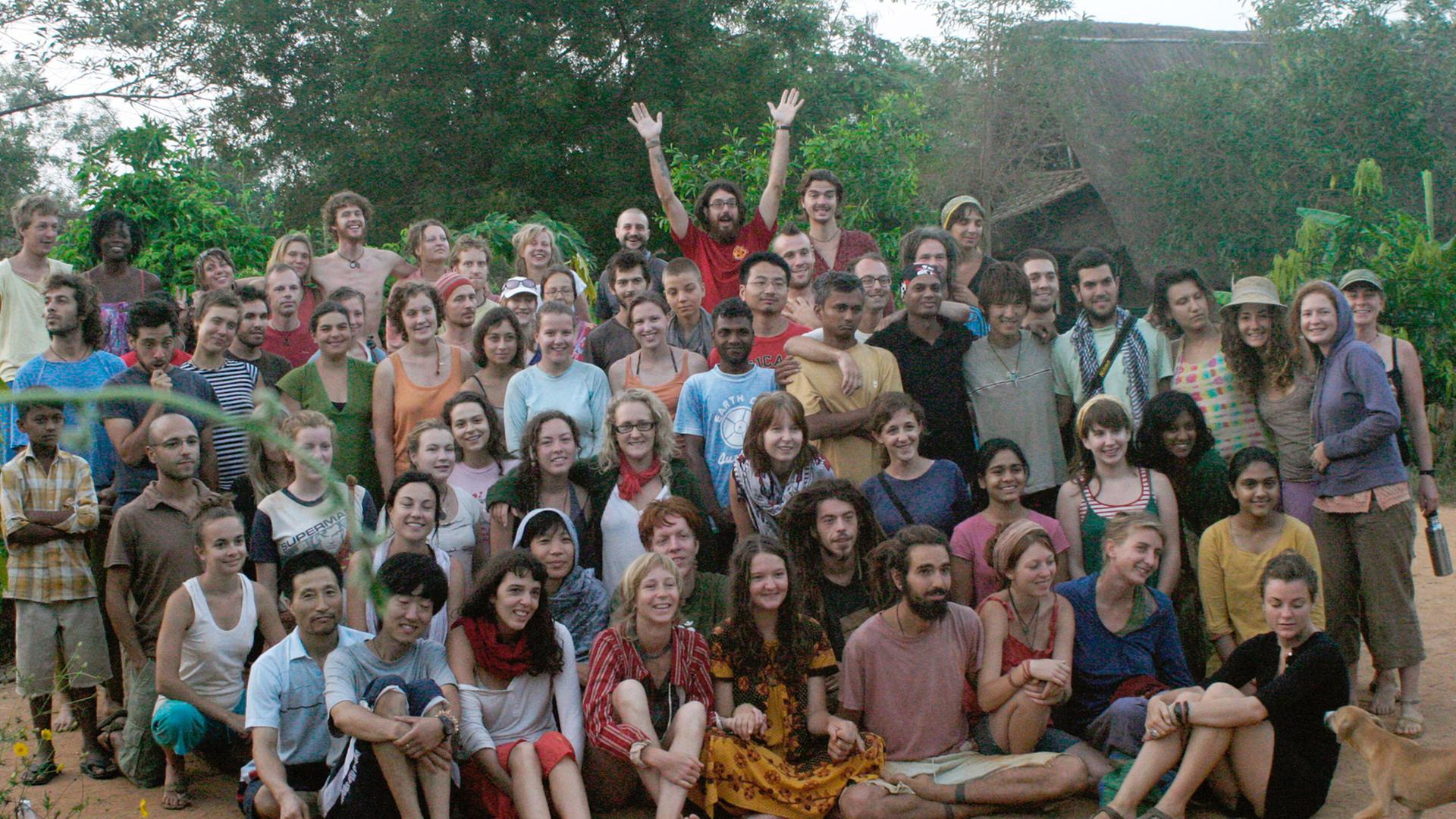 In Auroville im Südosten Indiens suchen Menschen aus aller Welt nach neuen Wegen, wie sie den Problemen der Zukunft begegnen können. In Auroville im Südosten Indiens suchen Menschen aus aller Welt nach neuen Wegen, wie sie den Problemen der Zukunft begegnen können.