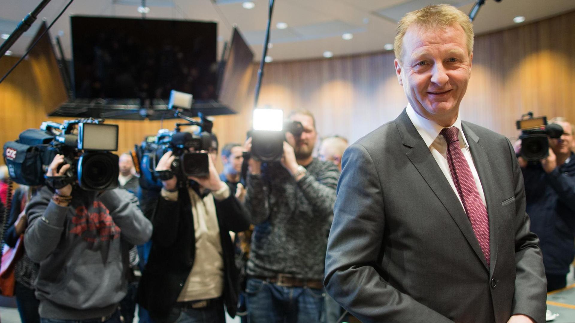 NRW-Innenminister Jäger vor der Sondersitzung des Innenausschusses zum Anschlag in Berlin NRW-Innenminister Jäger vor der Sondersitzung des Innenausschusses zum Anschlag in Berlin