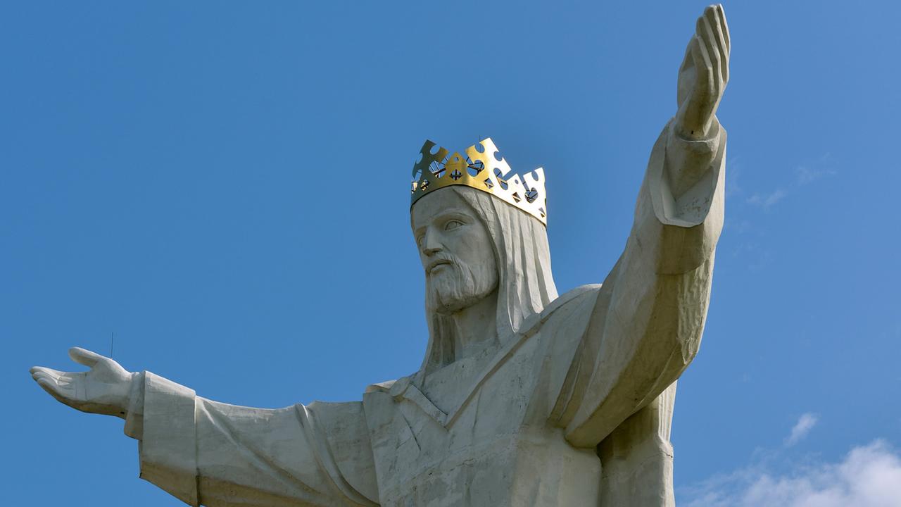 Die Jesus-Statue im polnischen Swiebodzin ist 36 Meter hoch. Die Jesus-Statue im polnischen Swiebodzin ist 36 Meter hoch.