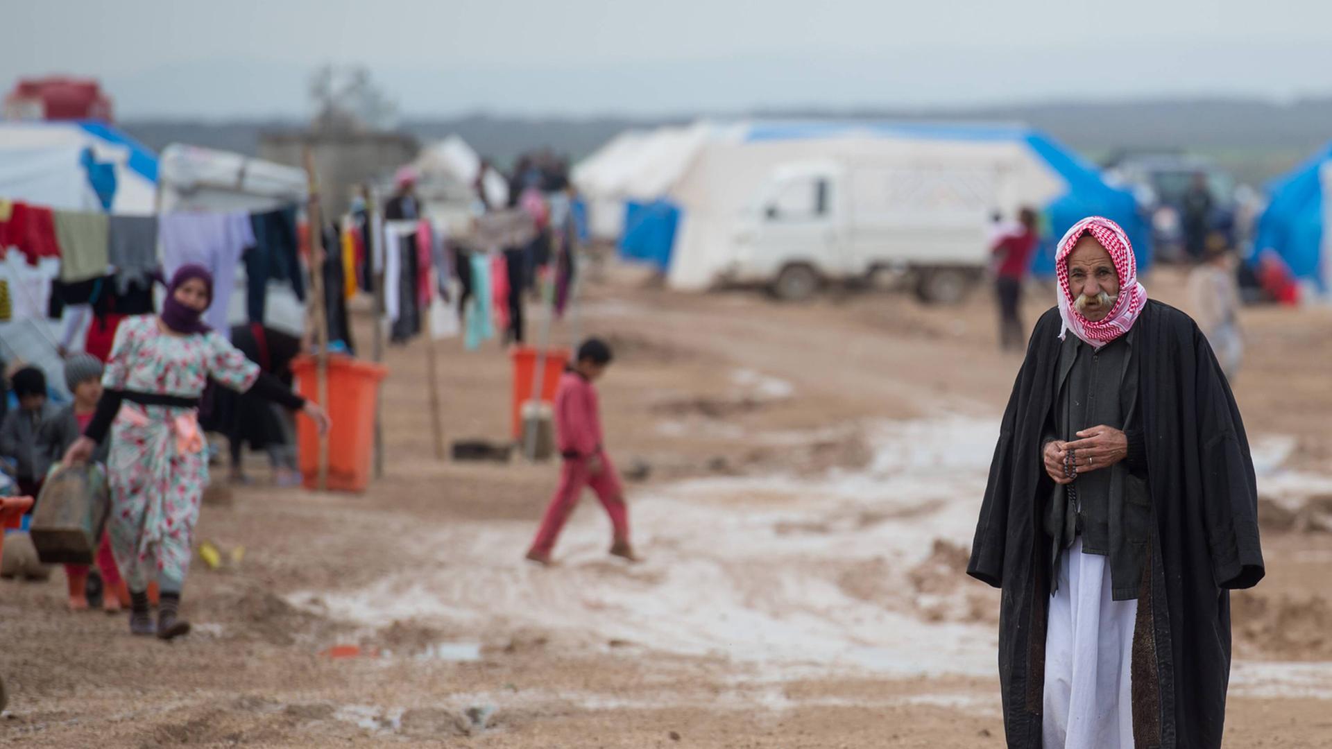 Flüchtlinge aus Syrien in einem Aufnahmelager Flüchtlinge aus Syrien in einem Aufnahmelager