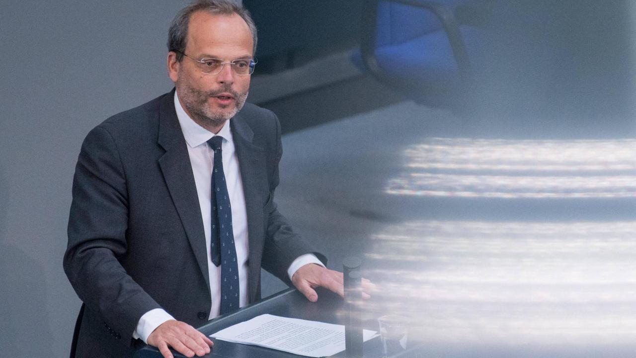 Berlin, Plenarsitzung im Bundestag Felix Klein Antisemitismusbeauftragte der Bundesregierung während der Debatte zu Antisemitismus in Deutschland im Rahmen der Sitzung des Deutschen Bundestags am 19.05.2021 in Berlin. Berlin, Plenarsitzung im Bundestag Felix Klein Antisemitismusbeauftragte der Bundesregierung während der Debatte zu Antisemitismus in Deutschland im Rahmen der Sitzung des Deutschen Bundestags am 19.05.2021 in Berlin.