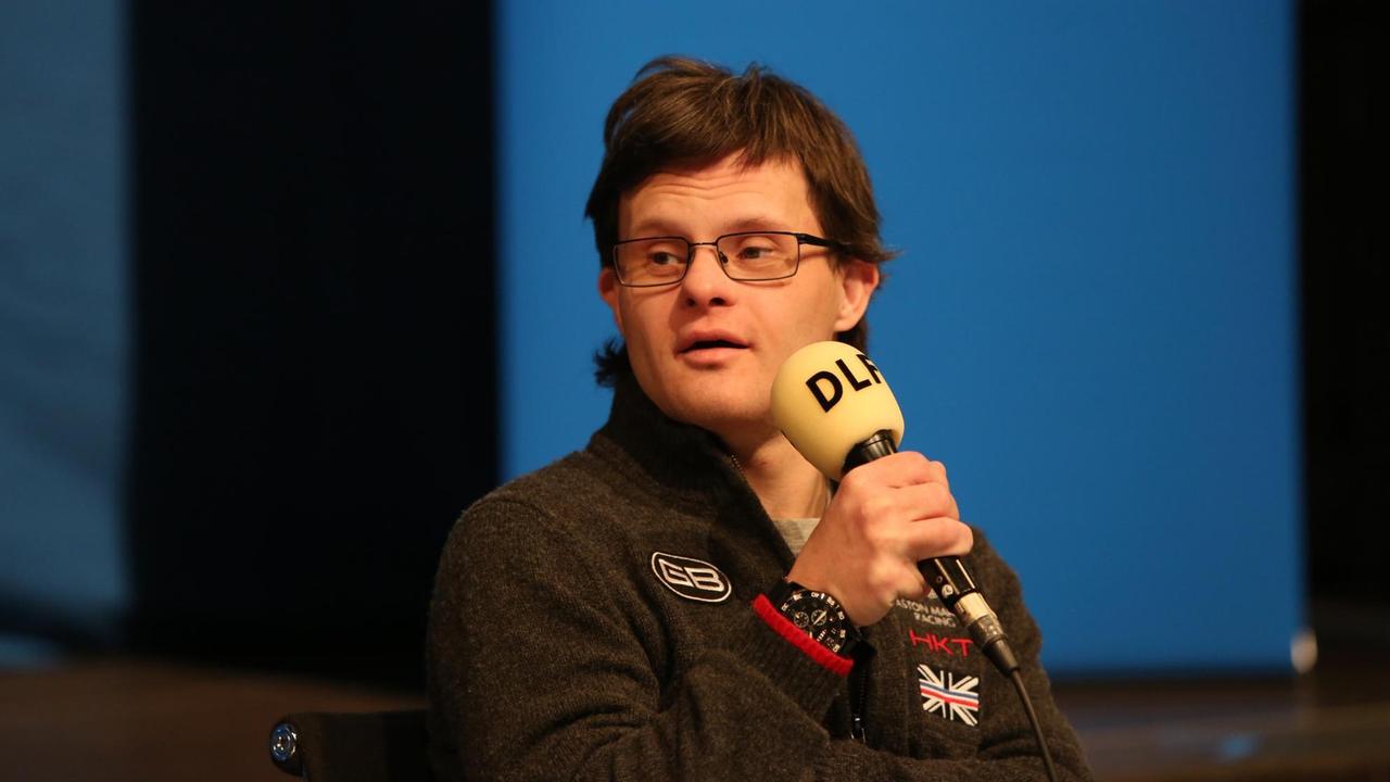 Der Künstler Sebastian Urbanski. Der Künstler Sebastian Urbanski.