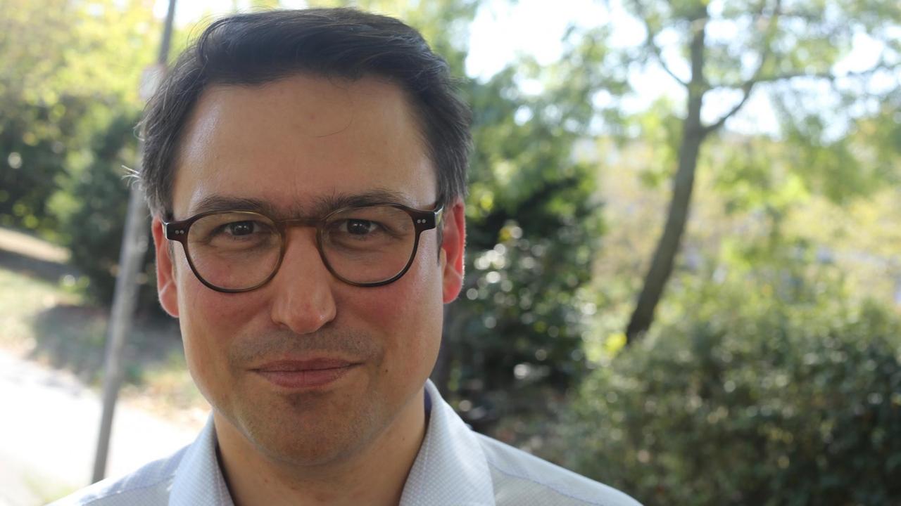 Porträt des Wissenschaftlers Thomas Schlösser. Porträt des Wissenschaftlers Thomas Schlösser.
