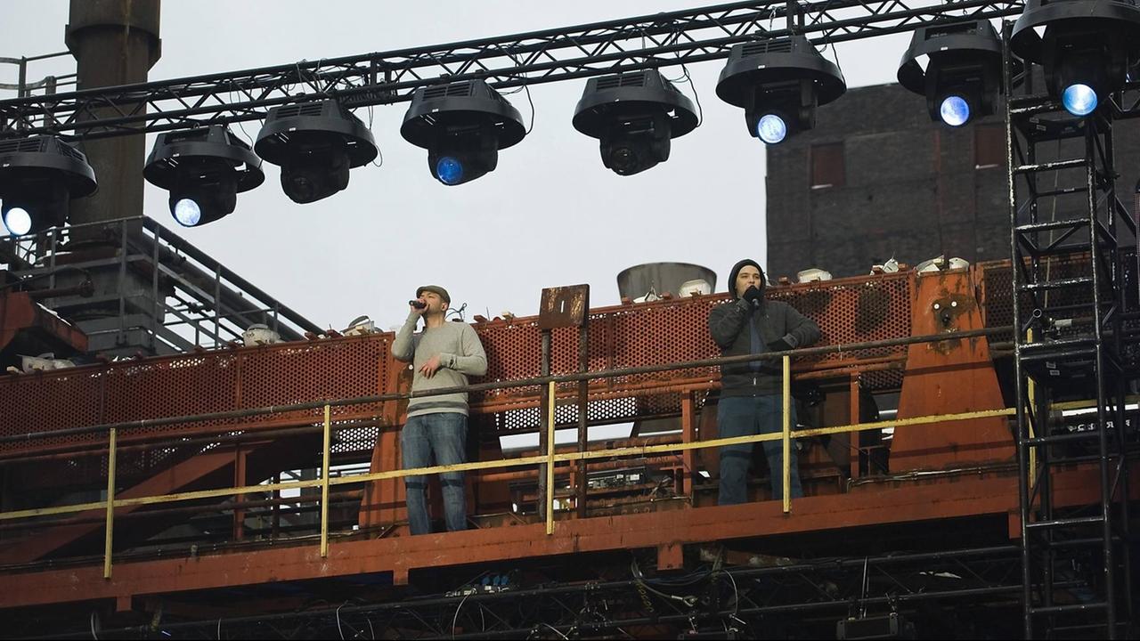 Das Hip-Hop-Duo Creutzfeld & Jakob in der Zeche Zollverein in Essen
