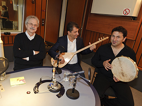 Der Schriftsteller Paul Maar und die Musiker Ibrahim Sarialtin und Murat Coşkun im Studio von Deutschlandradio Kultur. Der Schriftsteller Paul Maar und die Musiker Ibrahim Sarialtin und Murat Coşkun im Studio von Deutschlandradio Kultur.